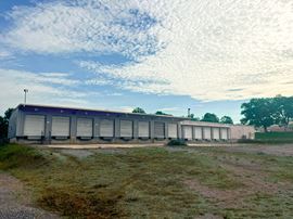 Cross Dock Facility with Yard