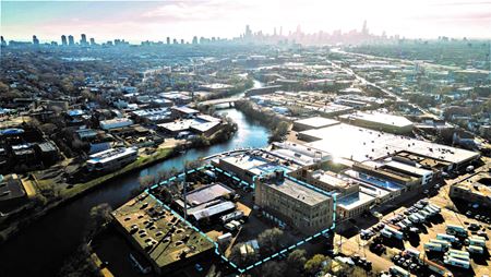Chicago River Industrial/Re-development Opportunity - Chicago