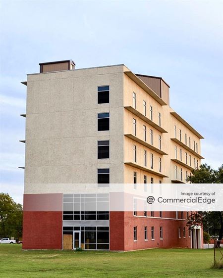 1600 North Main Street - Cleburne