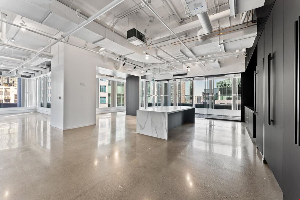 200 Wellington Street West