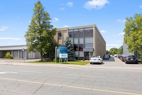 1827 Woodward Dr