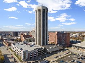 31-Story, Full-Service Downtown Hotel