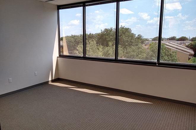 Workstyle Flexible Spaces - 7676 Hillmont
