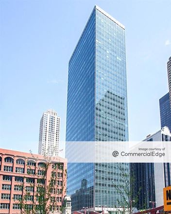 321 North Clark at Riverfront Plaza