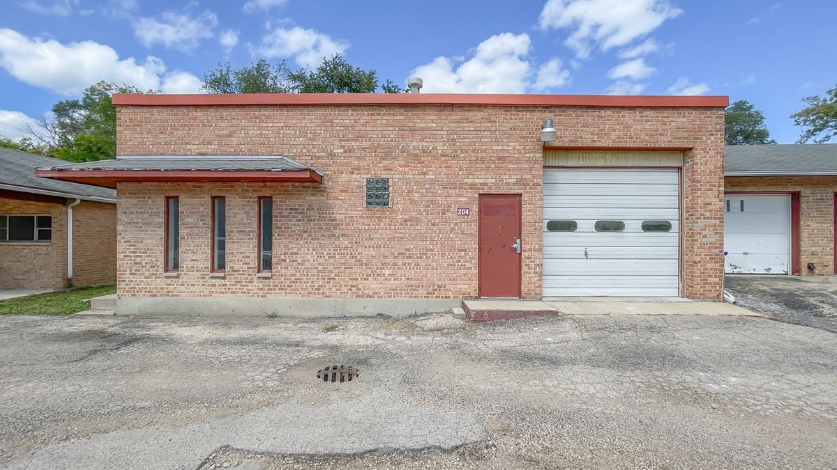 2228 SF warehouse/flex space