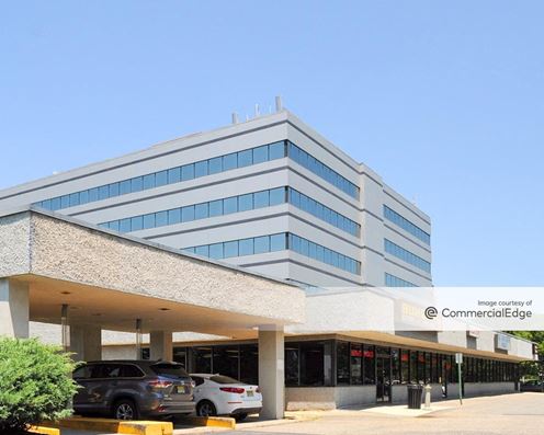 333 Meadowlands Pkwy