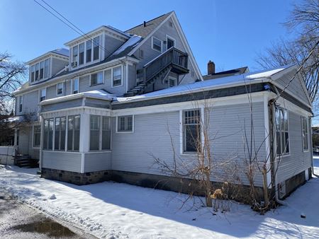 Photo of commercial space at 916 W. Ottawa Street in Lansing