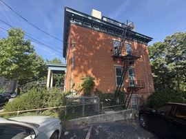 114 Wellington Pl