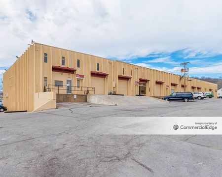 Industrial space for Rent at 3069 Merriam Lane in Kansas City