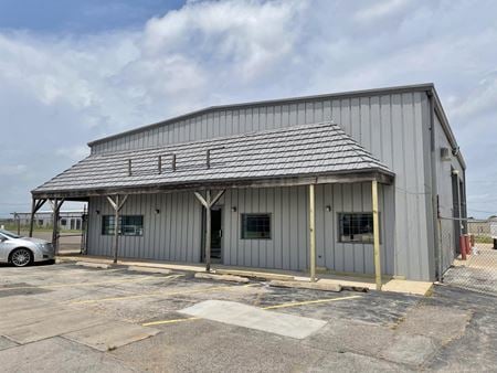 Industrial space for Rent at 1707 Topeka St in Norman