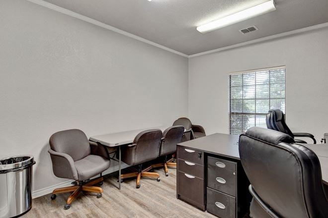 1721-1725 E Southlake Blvd