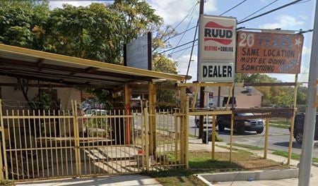 Industrial space for Sale at 3135 W Commerce St in San Antonio