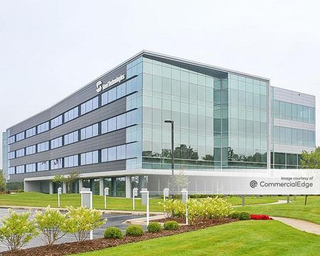 Photo of commercial space at 700 North Hurstbourne Pkwy in Louisville