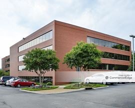 Maryland Farms Office Park - Parklane Building