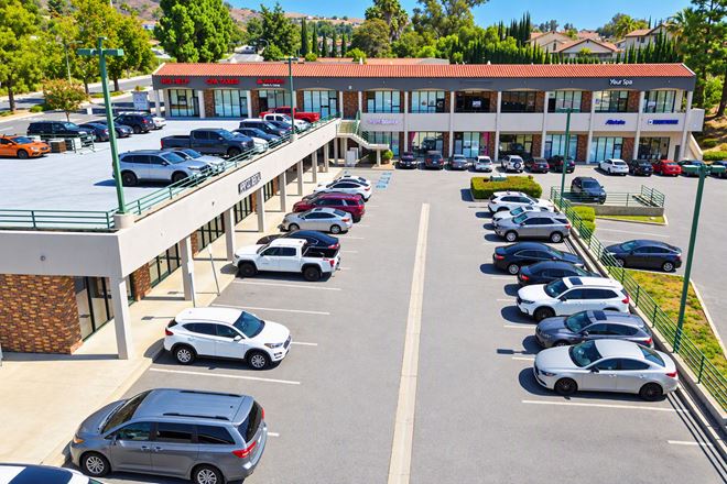 Walnut West Plaza