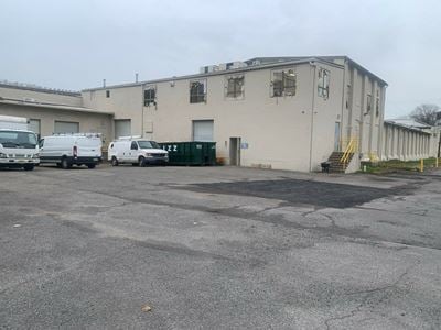 1150 Centre St
