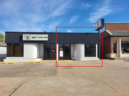 Photo of commercial space at 2111 W Main St in Norman