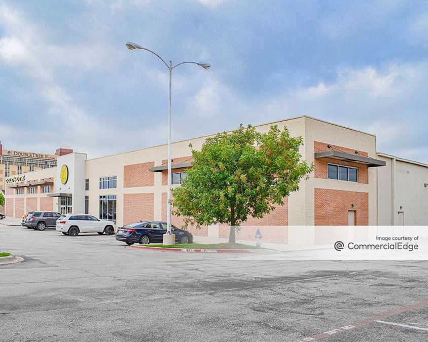 110 West Campbell Road, Richardson retail Space For Lease