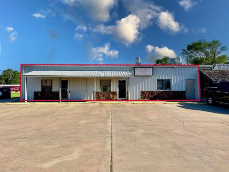 Commercial space for Sale at 202 E Silknitter Rd in Rose Hill