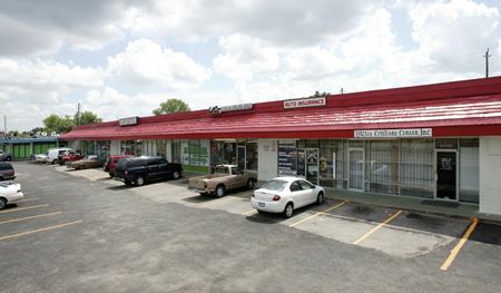 Photo of commercial space at 6803 Bissonnet St in Houston