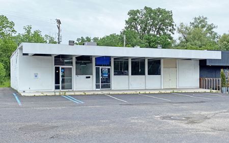 Photo of commercial space at 32330 Grand River Ave in Farmington