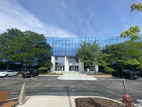 Lakewoods Corporate Center
