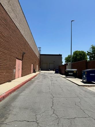 5045 End Cap Space