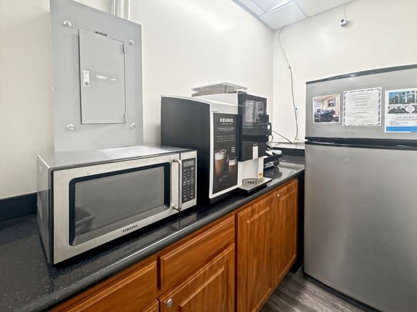 Regus - Beverly Hills - N Camden Dr