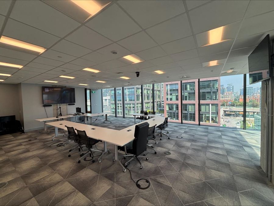 125 Queens Quay East