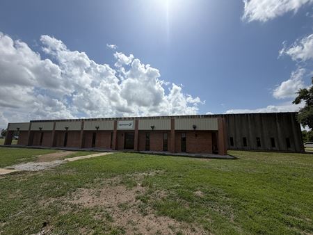 Industrial space for Sale at 1110 Sycamore Ave in Greenwood