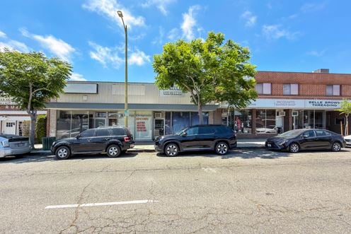 8711 La Tijera Blvd