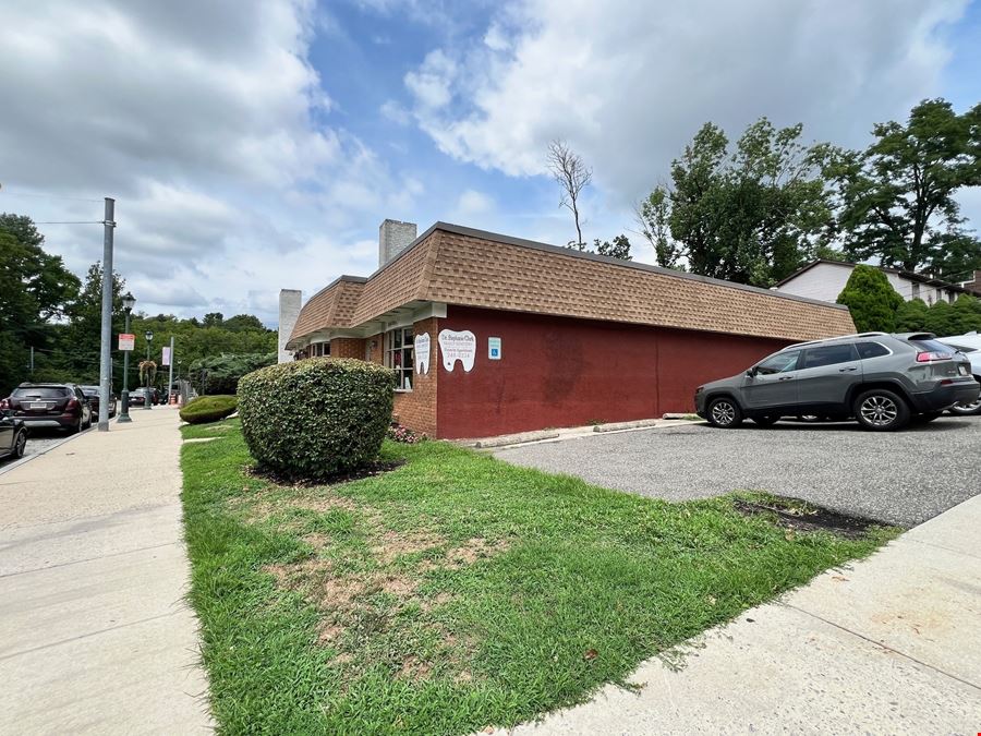 1,100 SF | 7601 Germantown Ave | Retail/Office Space For Lease