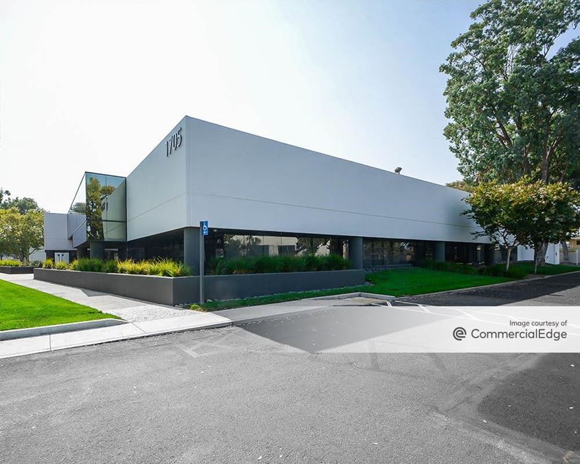 Mission Park 1705 & 1715 Wyatt Drive 1715 Wyatt Drive Office Building