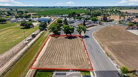 ±1.08 Acres of Prime Commercial Land in Lemoore, CA