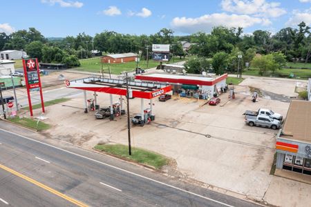 Retail space for Sale at 105 S Marcus Street in Alto