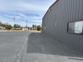 Commercial Building for lease