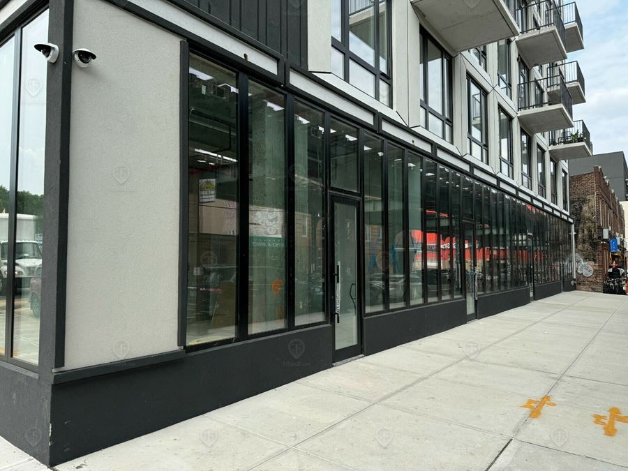 625 - 850 SF | 2667 Fulton Street  | Vanilla Box Retail Spaces With Glass Frontage For Lease