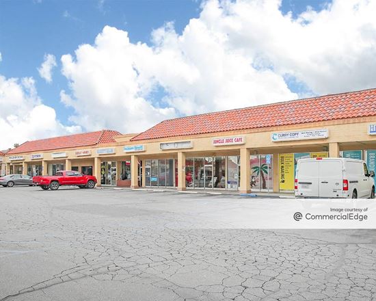 Hemet Plaza Shopping Center - 1911-2095 East Florida Avenue