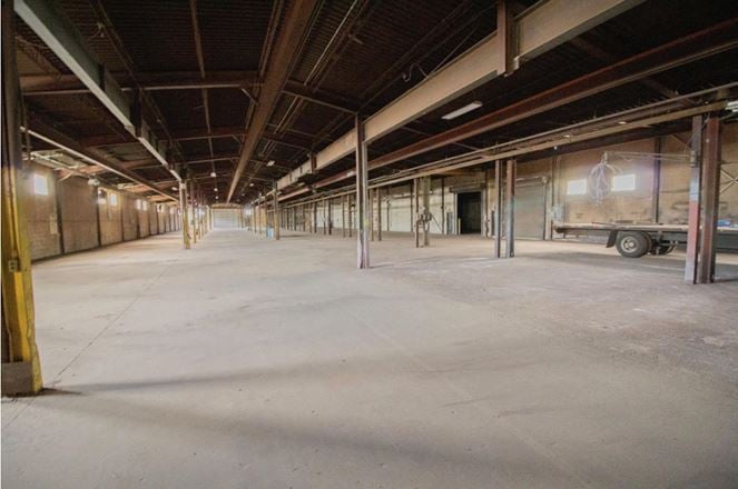 Kalamazoo - Light/Heavy Industrial & Self-Storage Building