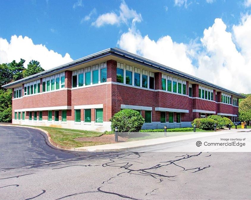 Raynham Woods Commerce Center 596 Paramount Drive 596 Paramount