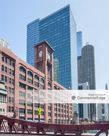 321 North Clark at Riverfront Plaza