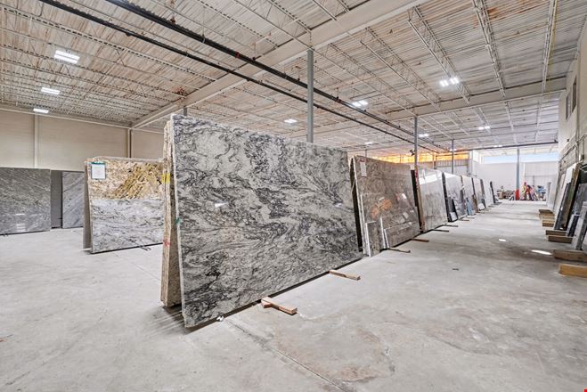Warehouse/Showroom Purchase Opportunity in Harrisburg PA
