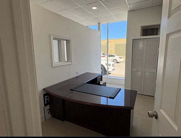 100 Hialeah Dr