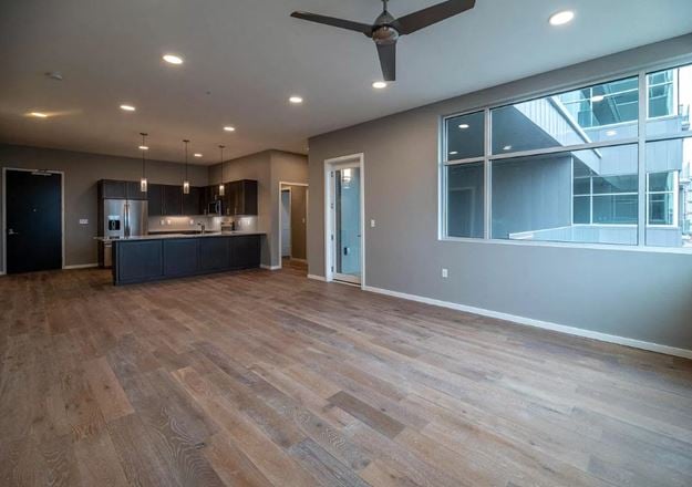 333 W Depot Ave