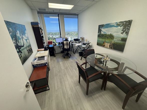 1654 SF Suite 602 Professional and Medical Office Space