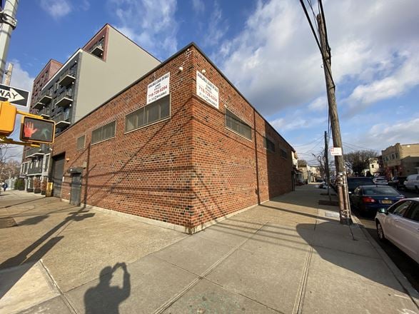 11-25 Broadway