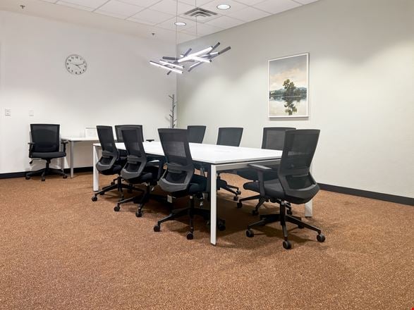 Regus - Burleson - E Renfro St