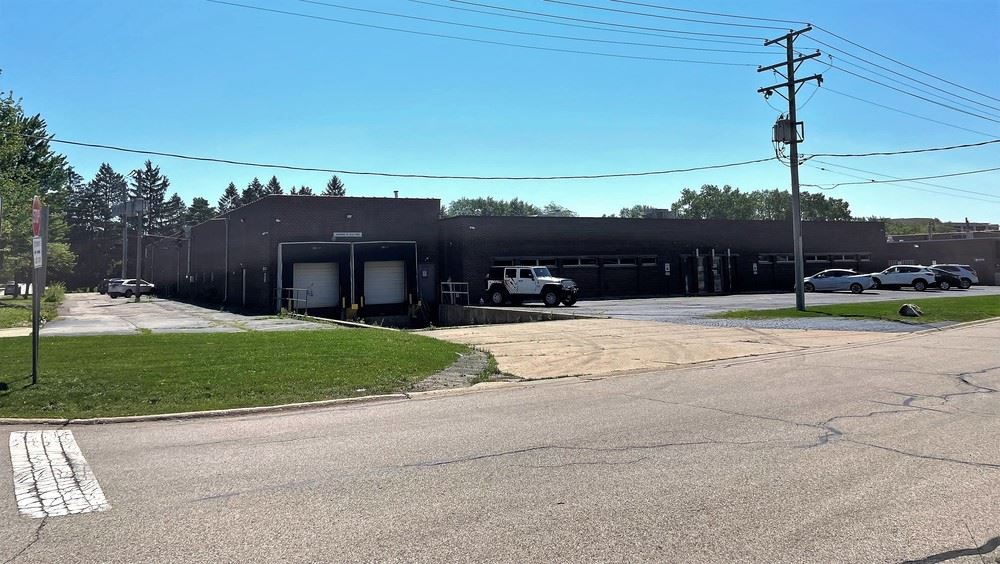 345 N. Eric Drive, Palatine, IL Industrial Space