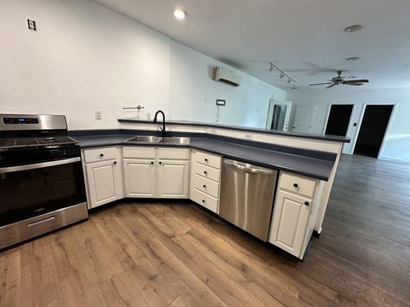 2201 Lake Ave