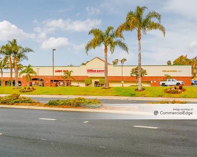 Poinsettia Plaza